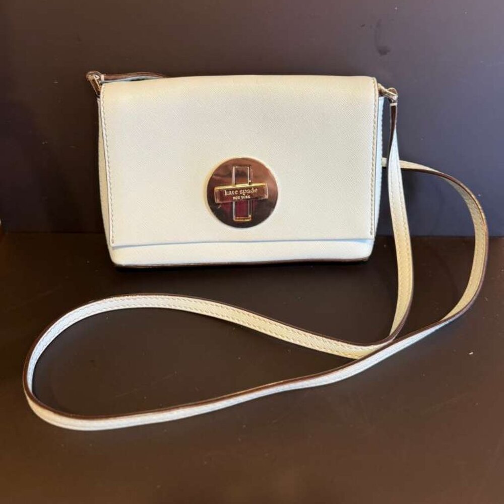 Kate Spade Emerson Place / Cobble Hill–era small crossbody